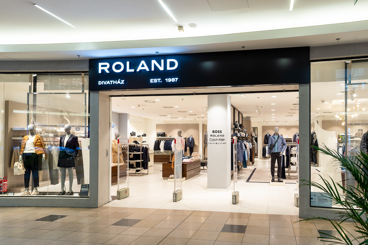 Roland Divatház